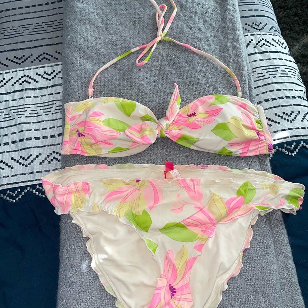 Victoria’s Secret bikini set